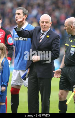 20.03.2011 Co-operative Insurance Cup Finale aus Hampden Park in Glasgow. Celtic / Rangers. Das Bild zeigt Rangers-Manager Walter Smith und Club-Kapitän David Weir vor dem Anpfiff. Stockfoto