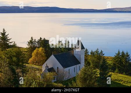 UIG Free Church, oberhalb der Uig Bay. Stockfoto