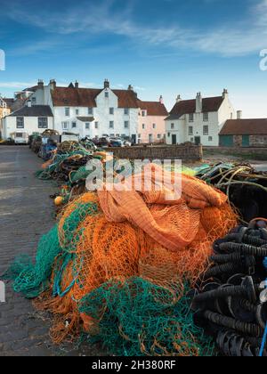 Pittenweem ist ein Royal Burgh. Gegründet als Fischerdorf, wuchs es entlang der Küste vom Westen, wo die geschützten Strände sichere Orte boten Stockfoto