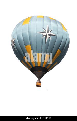 Ein farbenfroher Luftballon mit Heißluft, isoliert auf Weiß. Stockfoto