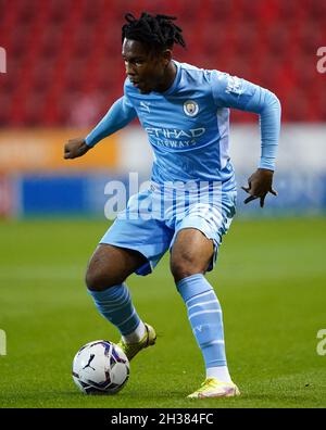 Micah Hamilton von Manchester City während des Papa John's Trophy Northern Group E-Spiels im AESSEAL New York Stadium, Rotherham. Bilddatum: Dienstag, 26. Oktober 2021. Stockfoto