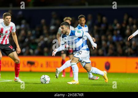 LONDON, GROSSBRITANNIEN. 26. OKTOBER QPR's Ilias Chair über den Angriff während des Carabao Cup-Spiels zwischen Queens Park Rangers und Sunderland im Kiyan Prince Foundation Stadium., London am Dienstag, 26. Oktober 2021. (Kredit: Ian Randall | MI News) Kredit: MI News & Sport /Alamy Live News Stockfoto