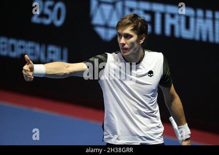 St. Petersburg, Russland. Oktober 2021. Egor Gerasimov aus Weißrussland bei einem Tennisturnier gegen Mackenzie McDonald aus den USA bei den St. Petersburg Open 2021 in der Sibur Arena in Aktion gesehen.Endstand: (Egor Gerasimov 0 - 2 Mackenzie McDonald) 0-2 (Foto von Maksim Konstantinov/SOPA Images/Sipa USA) Quelle: SIPA USA/Alamy Live News Stockfoto