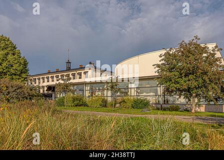 Ystad saltsjöbad Konferenzzentrum und Restaurant in der Nähe des Meeres mit Blick auf die Küste, Ystad, Schweden, 14. September 2021 Stockfoto