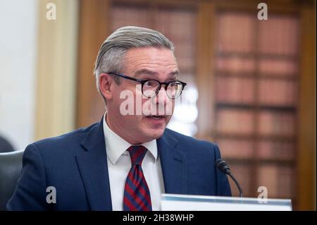 Washington, Vereinigte Staaten. Oktober 2021. Al Schmidt, Stadtkommissar, Board of Elections, City of Philadelphia, erscheint am Dienstag, den 26. Oktober 2021, im Russell Senate Office Building in Washington, DC, vor einem Senatsausschuss für Regeln und Verwaltung zu einer Anhörung zur Untersuchung aufkommender Bedrohungen der Wahlverwaltung. Kredit: Rod Lampey/CNP/dpa/Alamy Live Nachrichten Stockfoto