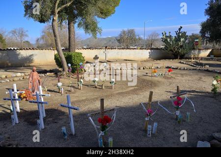 Die historische Mission San Miguel Arcángel wurde 1797 in San Miguel CA gegründet Stockfoto