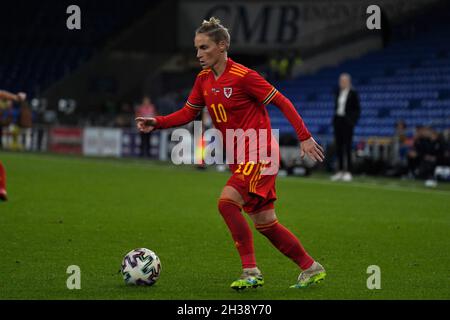 Jess Fishlock in Aktion für Wales gegen Estland im Cardiff City Stadium Stockfoto