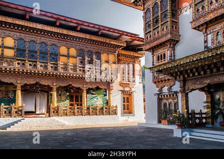 Der Innenhof des Dzong in Bhutan Stockfoto