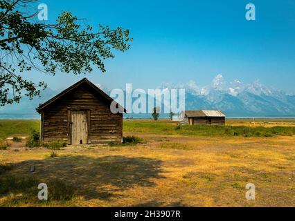 Scheune in der Mormon Row, frühe Siedlungsstrukturen, Jackson Hole Valley, Grand Teton National Park, Wyoming Stockfoto