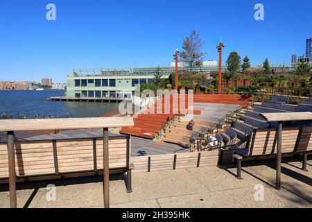 Das Amphitheater von Little Island am Pier 55.Manhattan.New York City.USA Stockfoto