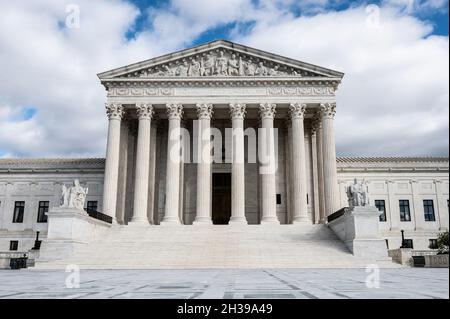 Washington, Usa. Oktober 2021. Ein Blick auf den Obersten Gerichtshof während der Kundgebung. Kredit: SOPA Images Limited/Alamy Live Nachrichten Stockfoto