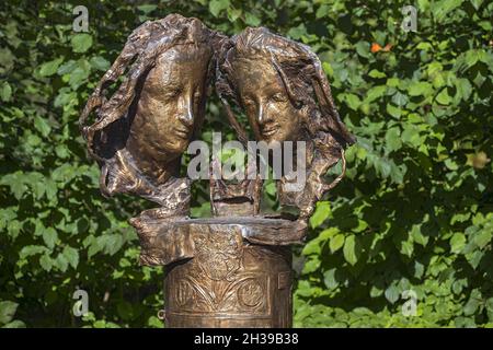 Skulpturen von Joseph Michael Neustifter, Denkmal der Liebe, Herzog Albrecht III. Und Agnes Bernauer vor Schloss Blutenburg, Obermenzing, München Stockfoto