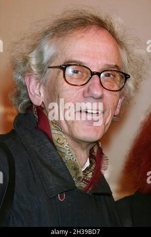 Christo bei der Gala der Rolex Mentor and Protege Arts Initiative am 10. November 2003 im New York State Theatre des Lincoln Center in New York City. Foto: Henry McGee/MediaPunch Stockfoto