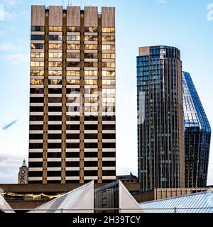 Neue Entwicklungen Von Hochhäusern Für Büro- Und Wohngebäude Im Zentrum Von South Bank London Von Der Waterloo Bridge With No People Stockfoto