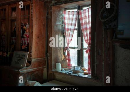 Das Innere eines Mühlenhauses aus dem 19. Jahrhundert Stockfoto