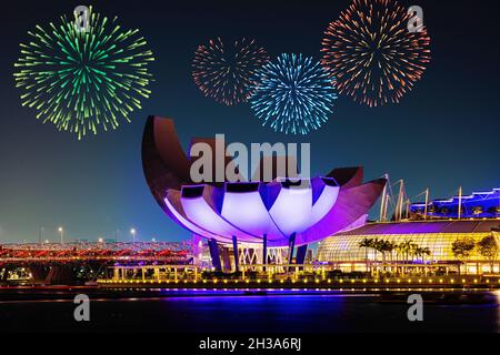 Das Feuerwerk am Silvesterabend in Singapur Stockfoto