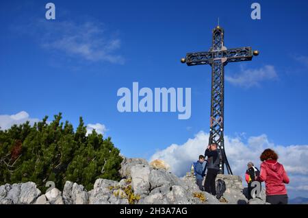 Katringifel (1542 Meter) und (Katrinalm (1393 Meter) in Bad Ischl (Salzkammergut, Bezirk Gmunden, Oberösterreich, Österreich) - Katringifel (1542 Me Stockfoto