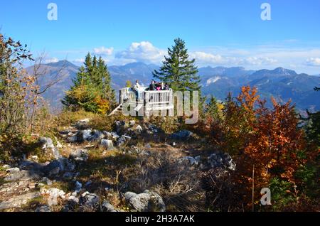 Katringifel (1542 Meter) und (Katrinalm (1393 Meter) in Bad Ischl (Salzkammergut, Bezirk Gmunden, Oberösterreich, Österreich) - Katringifel (1542 Me Stockfoto