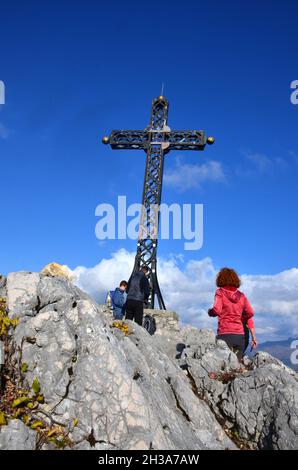 Katringifel (1542 Meter) und (Katrinalm (1393 Meter) in Bad Ischl (Salzkammergut, Bezirk Gmunden, Oberösterreich, Österreich) - Katringifel (1542 Me Stockfoto