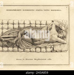 Schlafender Hermaphroditus, antike Marmorskulptur, die den Hermaphroditus darstellt. Kind von Aphrodite und Hermes. Teil der Sammlung Borghese, jetzt im Louvre. Hermaphroditi Dormientis Statua Vetus Marmorea. Rom, in Pinciana Burghesiorum Villa. Kupferstich von Giovanni Battista Cannetti aus Kupferstichen der schönsten antiken Statuen Roms, Calcografia di piu Belle Statue antiche a Roma, gestochen von Cannetti all'Arco della Ciambella, herausgegeben von Gaetano Quojani, Rom, 1779. Stockfoto