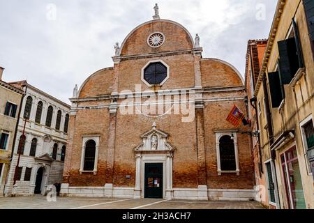 01. Oktober 2017 - Venedig, Italien: Kirche Santa Maria dei Carmini Tag bewölkt. Auch bekannt als Santa Maria del Carmelo. Fondamenta Soccorso. Stockfoto