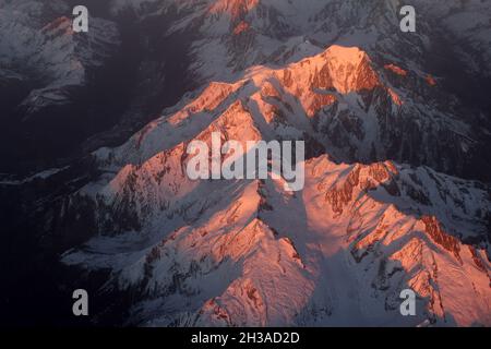 Italien, Monte Bianco in der Abenddämmerung Stockfoto