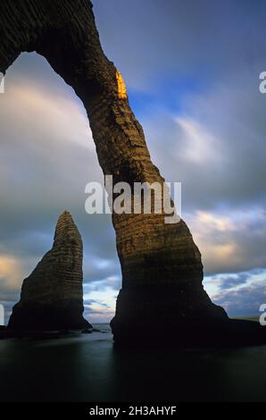 FRANKREICH. NORMANDIE. SEINE-MARITIME (76) KLIPPEN VON ETRETAT Stockfoto