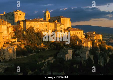 FRANKREICH. VAUCLUSE (84) REGION LUBERON. DORF GORDES Stockfoto