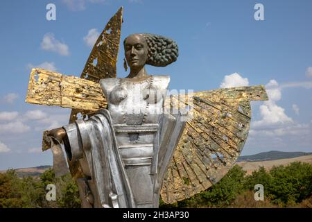 Skulptur in der Nähe der Cappella della Madonna di Vitaleta, Toskana, Italien Stockfoto