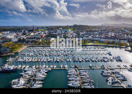 Luftaufnahme von Bangor Marina und Stadt, County Down, Nordirland Stockfoto