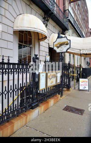 Boston, Massachusetts, USA. Cheers Beacon Hill ist eine Bar/Restaurant in der Beacon Street im Stadtteil Beacon Hill der Stadt. Stockfoto