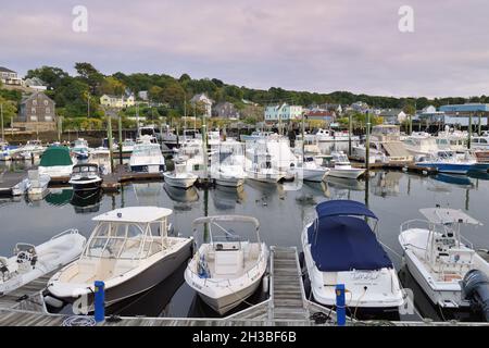 Gloucester, Massachusetts, USA. Jachthäfen im farbenfrohen Hafen von Gloucester, Massachusetts. Stockfoto