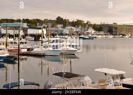 Gloucester, Massachusetts, USA. Jachthäfen im farbenfrohen Hafen von Gloucester, Massachusetts. Stockfoto