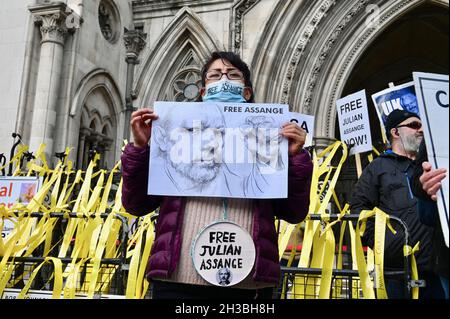 London, Großbritannien. Frei Julian Assange Protest. Letzte Berufungsverhandlung, The Royal Courts of Justice, The Strand. Stockfoto