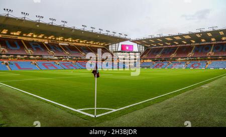 Burnley, Großbritannien. Oktober 2021. Stadionschüsse vor dem Carabao Cup-Spiel zwischen Burnley und Tottenham Hotspur am 27. Oktober 2021 in Turf Moor, Burnley, England. Foto von Sam Fielding/Prime Media Images. Quelle: Prime Media Images/Alamy Live News Stockfoto