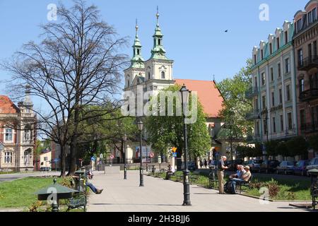 KRAKAU, POLEN - 29. APRIL 2012: Dies ist die Basilika St. Florian, von der aus die Königsstraße zum Schloss Wawel begann. Stockfoto