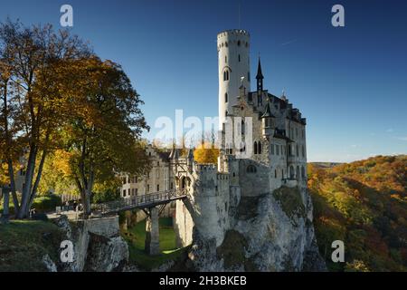 Schloss lichtenstein an einem fantastischen Herbsttag Stockfoto