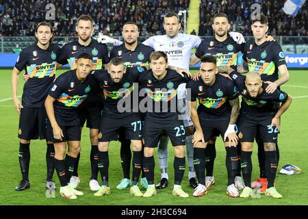 Empoli, Italien. Oktober 2021. Die Spieler der Internazionale posieren für ein Teamfoto während des Fußballspiels der Serie A zwischen dem FC Empoli und dem FC Internazionale im Stadion Carlo Castellani in Empoli (Italien) am 27. Oktober 2021. Foto Paolo Nucci/Insidefoto Kredit: Insidefoto srl/Alamy Live News Stockfoto