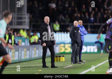 BURNLEY, GROSSBRITANNIEN. 27. OKTOBER Sean Dyche, Burnley-Manager, während des Carabao Cup-Spiels zwischen Burnley und Tottenham Hotspur am Mittwoch, 27. Oktober 2021, in Turf Moor, Burnley. (Kredit: Pat Scaasi | MI Nachrichten) Kredit: MI Nachrichten & Sport /Alamy Live Nachrichten Stockfoto