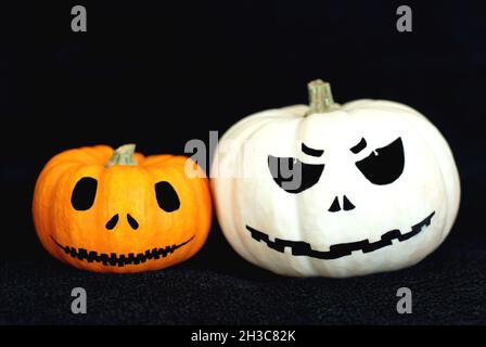 Gruselig gruselig Halloween gemalt Kürbis Gesichter Stockfoto