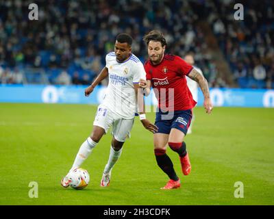 Madrid, Spanien. Oktober 2021. Rodrigo, Spieler von Real Madrid C.F., während der LaLiga Santander Runde 11 gegen Club Atletico Osasuna in Santiago Bernabeu. (Foto: Ivan Abanades Medina Credit: CORDON PRESS/Alamy Live News Stockfoto