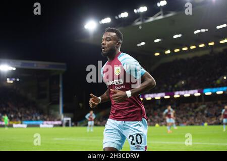 BURNLEY, GROSSBRITANNIEN. 27. OKTOBER Maxwel Cornet von Burnley während des Carabao Cup-Spiels zwischen Burnley und Tottenham Hotspur am Mittwoch, 27. Oktober 2021, in Turf Moor, Burnley. (Kredit: Pat Scaasi | MI Nachrichten) Kredit: MI Nachrichten & Sport /Alamy Live Nachrichten Stockfoto