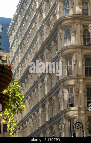 Das gusseiserne Bennett-Gebäude befindet sich im Finanzdistrikt, New York City, USA Stockfoto