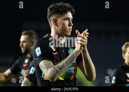 Empoli, Italien. Oktober 2021. Alessandro Bastoni vom FC Internazionale feiert während der Serie A ein Fußballspiel zwischen dem FC Empoli und dem FC Internazionale im Stadion Carlo Castellani in Empoli (Italien) am 27. Oktober 2021. Foto Paolo Nucci/Insidefoto Kredit: Insidefoto srl/Alamy Live News Stockfoto