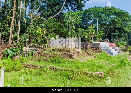 Friedhof in der Nähe der Zinda Pir Moschee in Bagerhat, Bangladesch Stockfoto