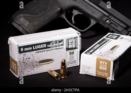 STV Golden Bee 9 mm 124gr Stockfoto