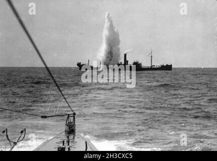 Das britische Frachtschiff SS Maplewood wurde am 7. April 1917 87 km südwestlich von Sardinien vom deutschen U-Boot SM U-35 angegriffen. Stockfoto