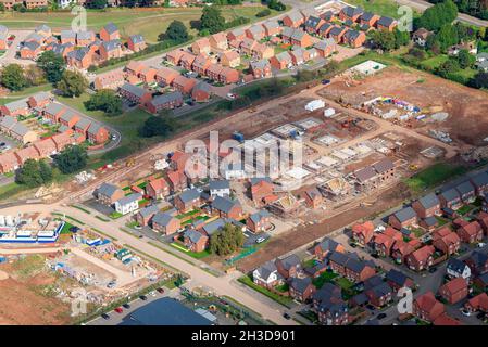 Luftbild der neuen Wohnentwicklung in Edwalton Nottingham Nottinghamshire England Großbritannien Stockfoto