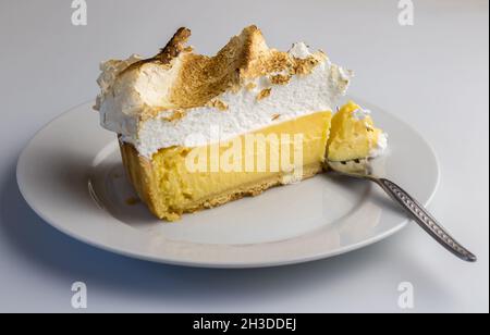 Zitronenkuchen isoliert Stockfoto