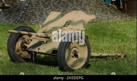 Die Pak 36 ist eine deutsche Panzerabwehrkanone im Kaliber 3,7 cm / 37 mm, die während des Zweiten Weltkriegs verwendet wurde. Stockfoto